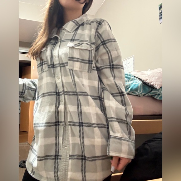 Warm cardigan, brand is Too foxy and size is XL - Picture 3 of 4